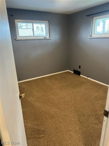 1187 Bonnie Lane, Mayfield Heights, OH 44124