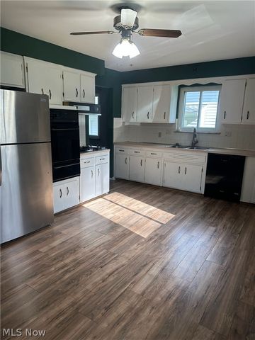 1187 Bonnie Lane, Mayfield Heights, OH 44124