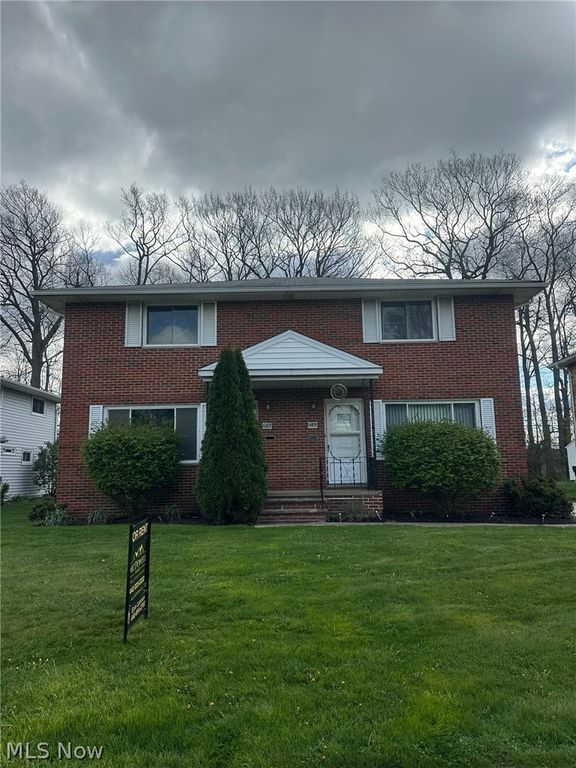 1187 Bonnie Lane, Mayfield Heights, OH 44124
