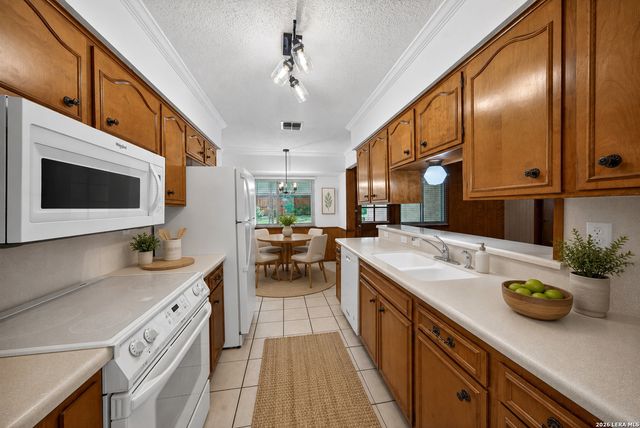 6331 CORNPLANTER ST, Leon Valley, TX 78238