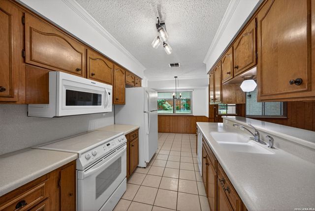6331 CORNPLANTER ST, Leon Valley, TX 78238