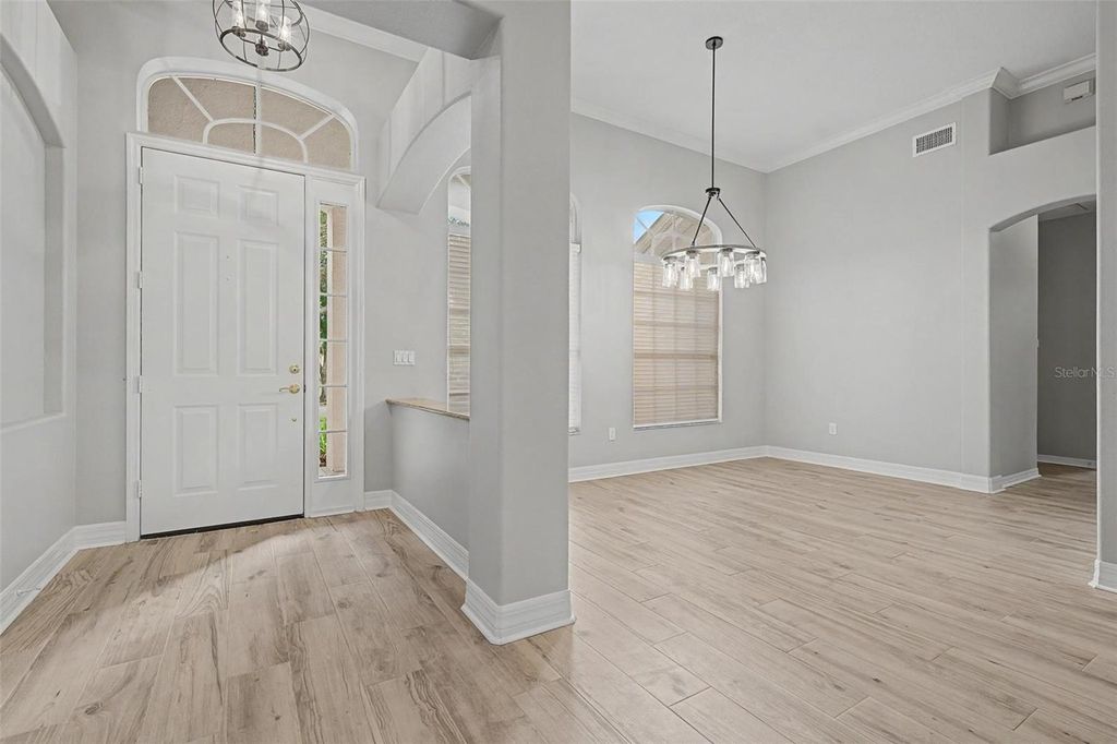 Image 4 of property listing at 19205 AUTUMN WOODS AVENUE, Tampa, FL 33647