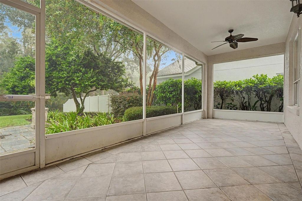 Image 34 of property listing at 19205 AUTUMN WOODS AVENUE, Tampa, FL 33647
