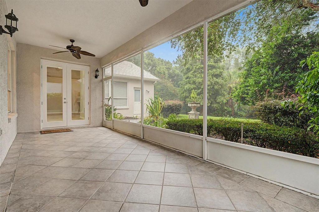 Image 35 of property listing at 19205 AUTUMN WOODS AVENUE, Tampa, FL 33647