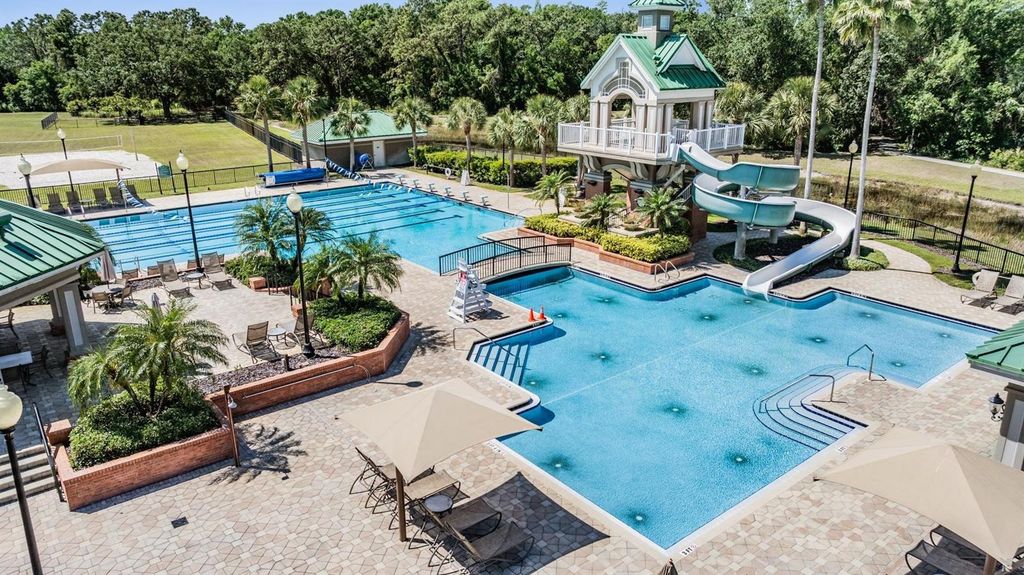 Image 54 of property listing at 19205 AUTUMN WOODS AVENUE, Tampa, FL 33647