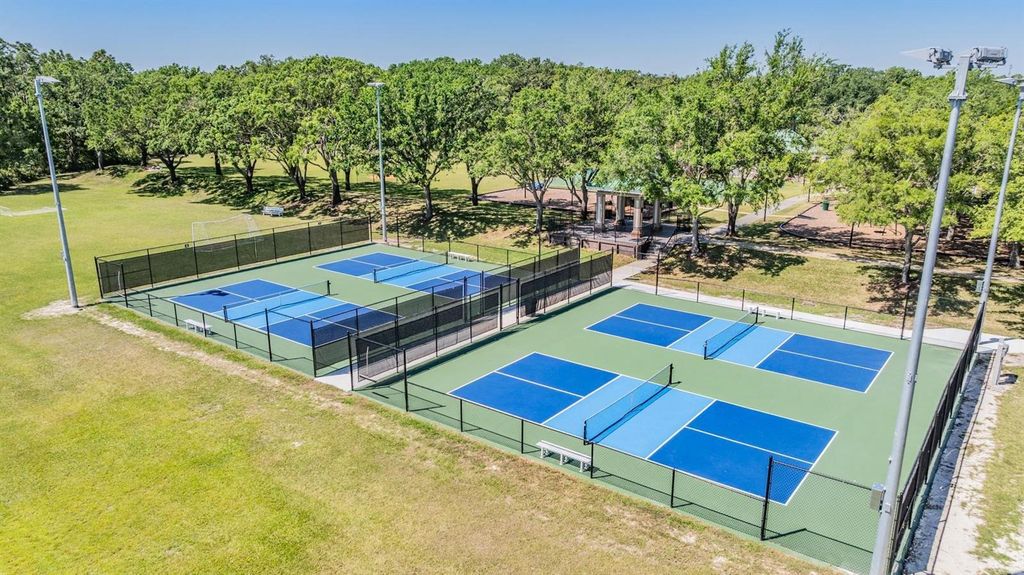 Image 59 of property listing at 19205 AUTUMN WOODS AVENUE, Tampa, FL 33647