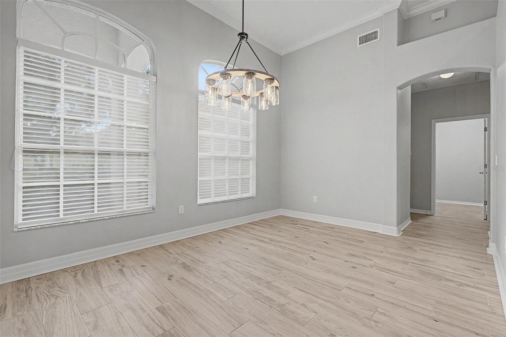 Image 7 of property listing at 19205 AUTUMN WOODS AVENUE, Tampa, FL 33647