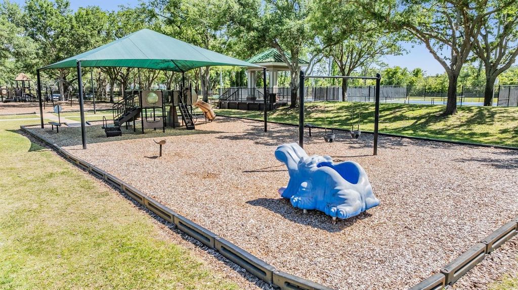 Image 63 of property listing at 19205 AUTUMN WOODS AVENUE, Tampa, FL 33647