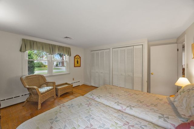 54 Lucerne Ave, Falmouth, MA 02540