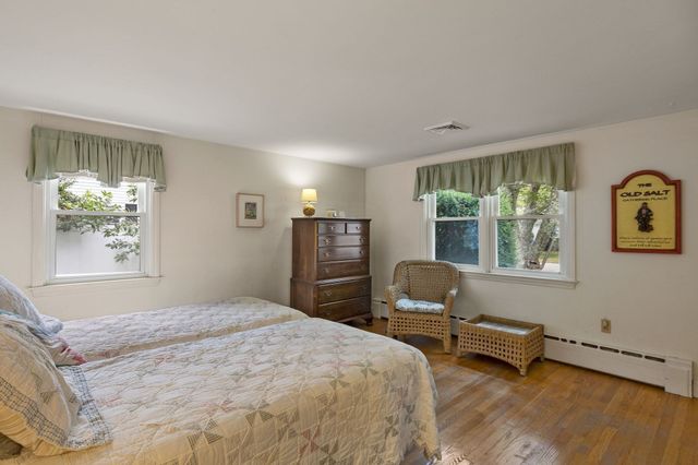 54 Lucerne Ave, Falmouth, MA 02540