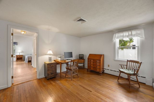 54 Lucerne Ave, Falmouth, MA 02540