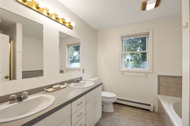 54 Lucerne Ave, Falmouth, MA 02540