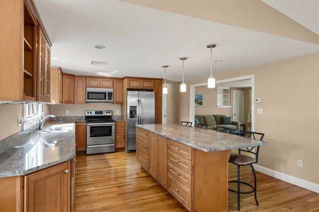 54 Lucerne Ave, Falmouth, MA 02540
