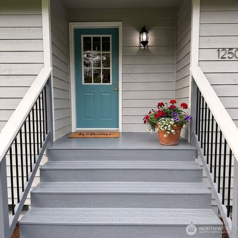 12506 NE Virginia Court, Kingston, WA 98346