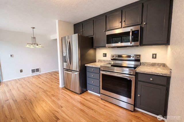 12506 NE Virginia Court, Kingston, WA 98346