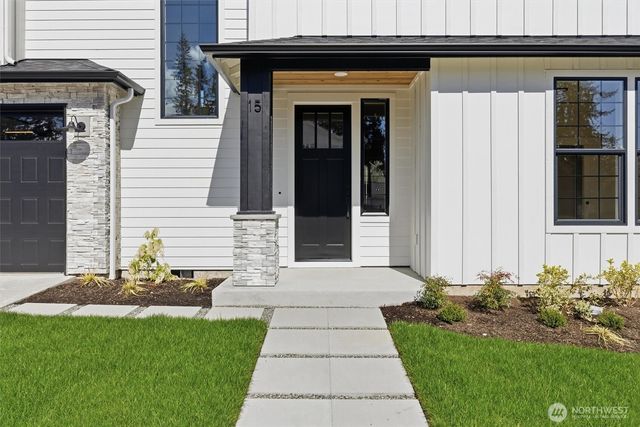 15 213th Place SW, Bothell, WA 98021