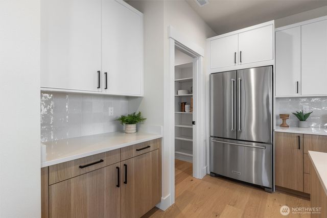 15 213th Place SW, Bothell, WA 98021