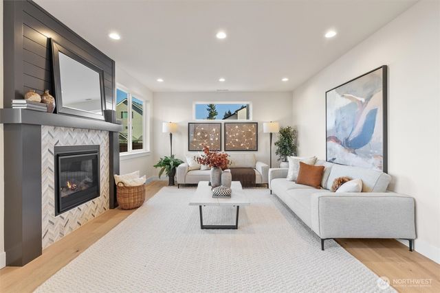 15 213th Place SW, Bothell, WA 98021