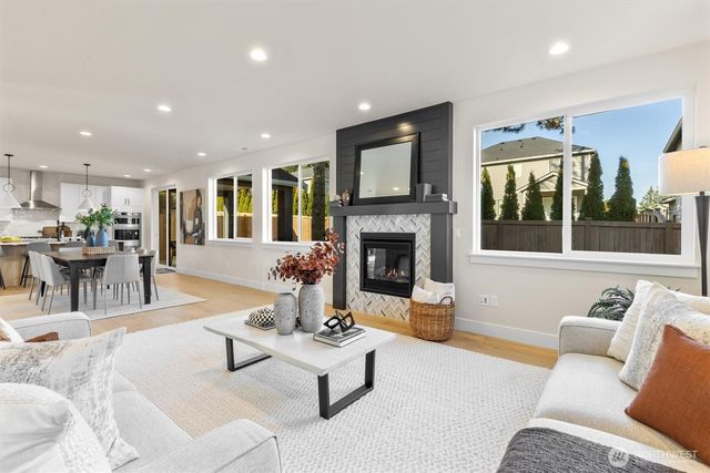 15 213th Place SW, Bothell, WA 98021