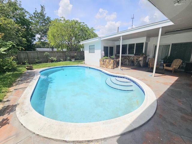 4021 E Shore Road, Miramar, FL 33023