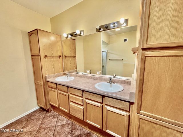 511 S Clubhouse Lane, Sierra Vista, AZ 85635