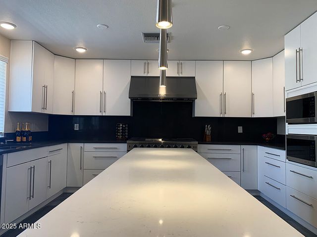 511 S Clubhouse Lane, Sierra Vista, AZ 85635