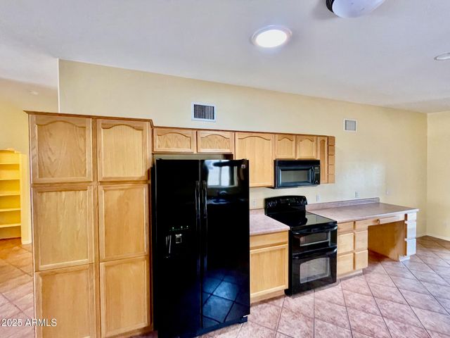 511 S Clubhouse Lane, Sierra Vista, AZ 85635