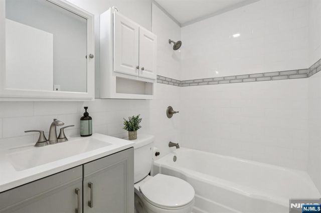 90 Greenway Road, Glen Rock, NJ 07452