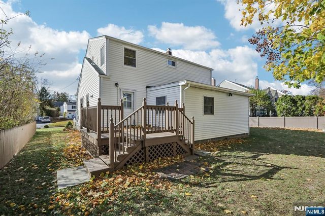 90 Greenway Road, Glen Rock, NJ 07452