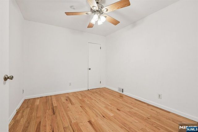 90 Greenway Road, Glen Rock, NJ 07452