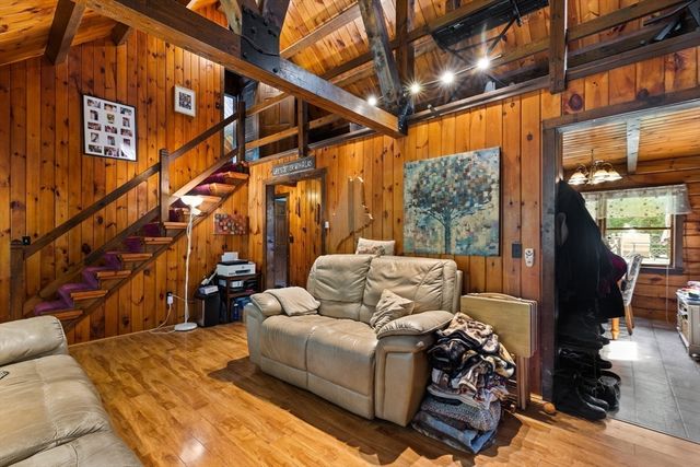 4A Fletcher St, Plainville, MA 02762
