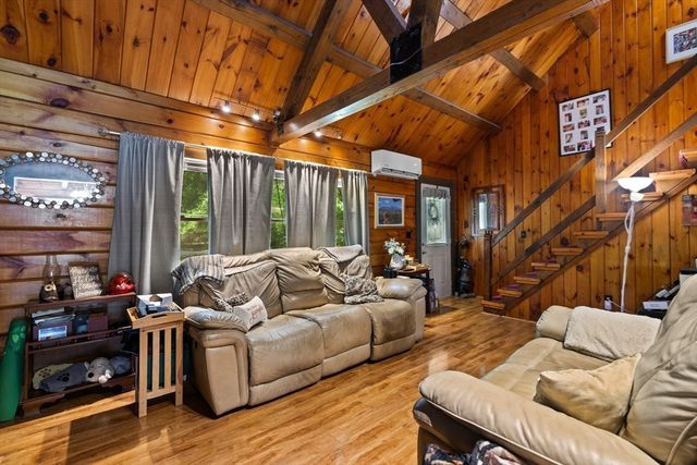 4A Fletcher St, Plainville, MA 02762