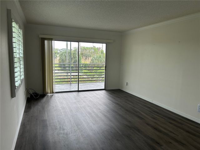 4 Vista Gardens Trail 207, Vero Beach, FL 32962