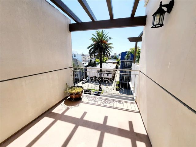 1920 Malcolm Avenue 401, Los Angeles, CA 90025