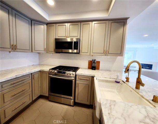 1920 Malcolm Avenue 401, Los Angeles, CA 90025