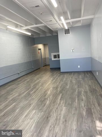 422 W LANDIS AVE, Vineland, NJ 08360