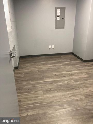 422 W LANDIS AVE, Vineland, NJ 08360