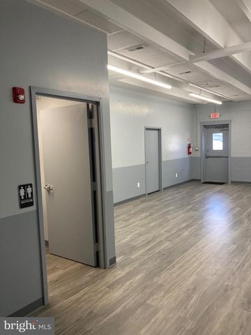 422 W LANDIS AVE, Vineland, NJ 08360