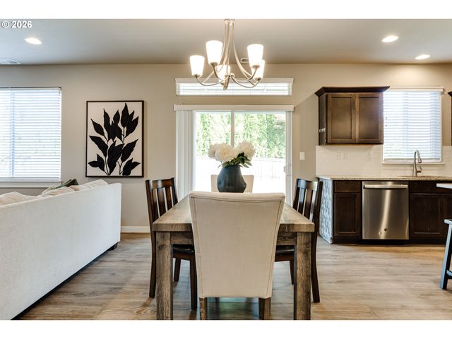 1375 LORIEN Ln, Eugene, OR 97404