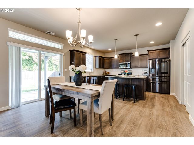 1375 LORIEN Ln, Eugene, OR 97404