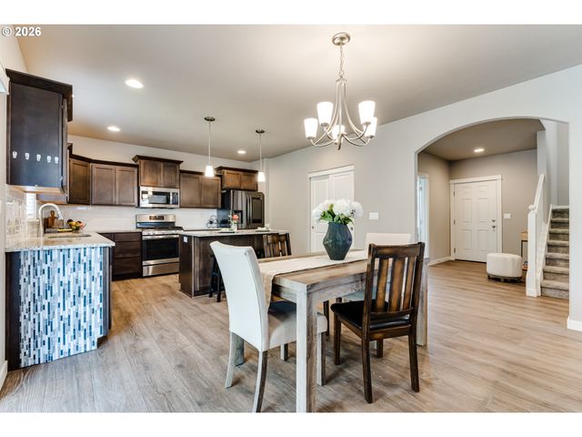 1375 LORIEN Ln, Eugene, OR 97404
