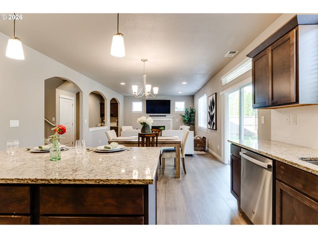 1375 LORIEN Ln, Eugene, OR 97404