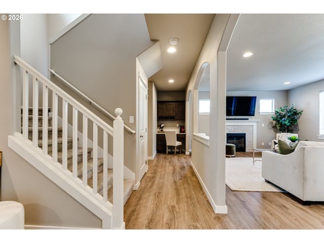 1375 LORIEN Ln, Eugene, OR 97404