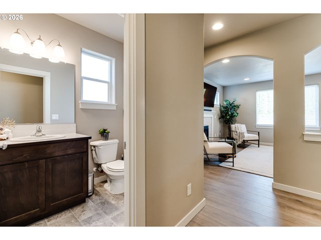 1375 LORIEN Ln, Eugene, OR 97404
