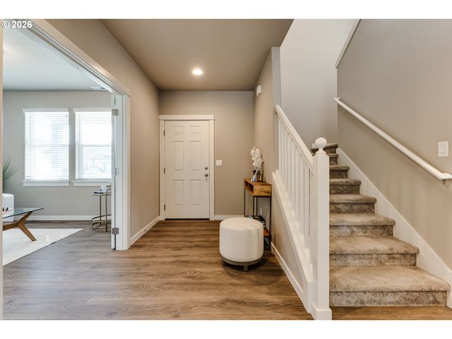 1375 LORIEN Ln, Eugene, OR 97404