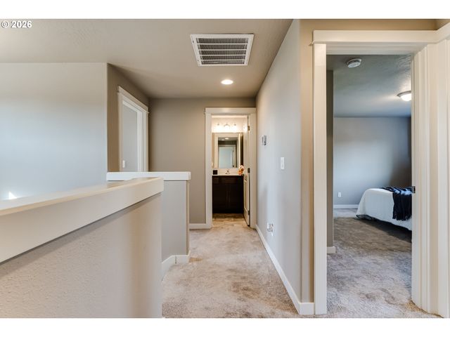 1375 LORIEN Ln, Eugene, OR 97404
