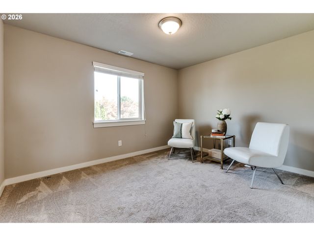 1375 LORIEN Ln, Eugene, OR 97404