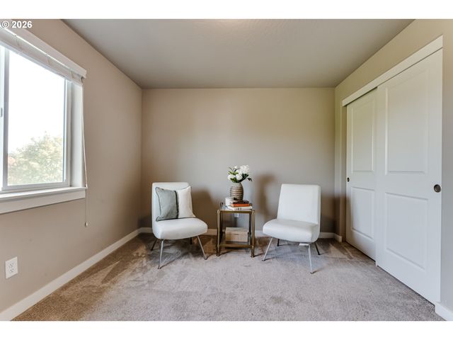 1375 LORIEN Ln, Eugene, OR 97404