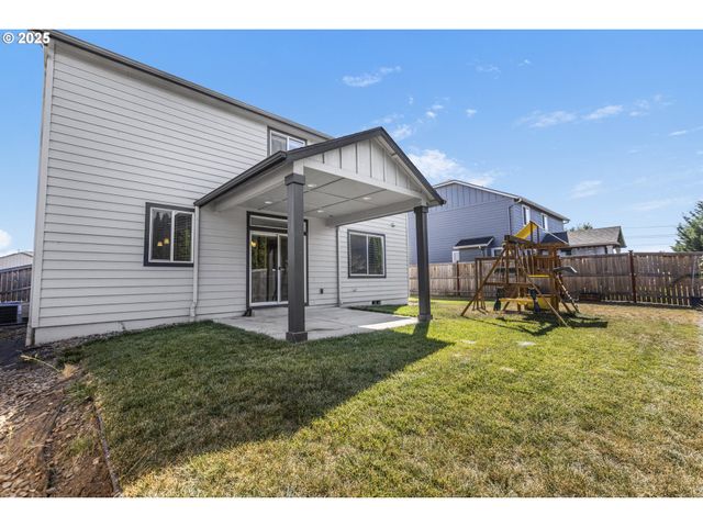 1375 LORIEN Ln, Eugene, OR 97404