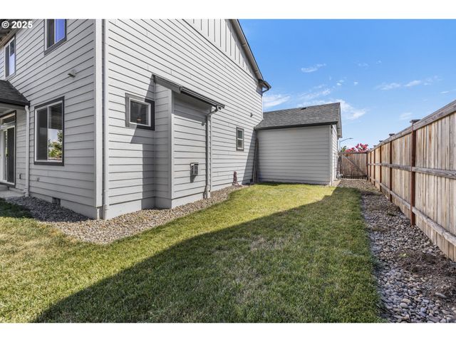 1375 LORIEN Ln, Eugene, OR 97404